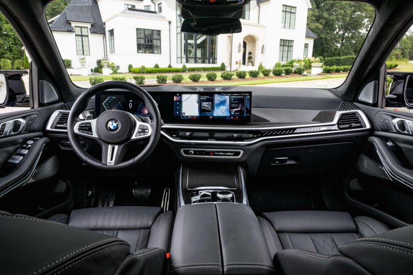 BMW x7 m60i