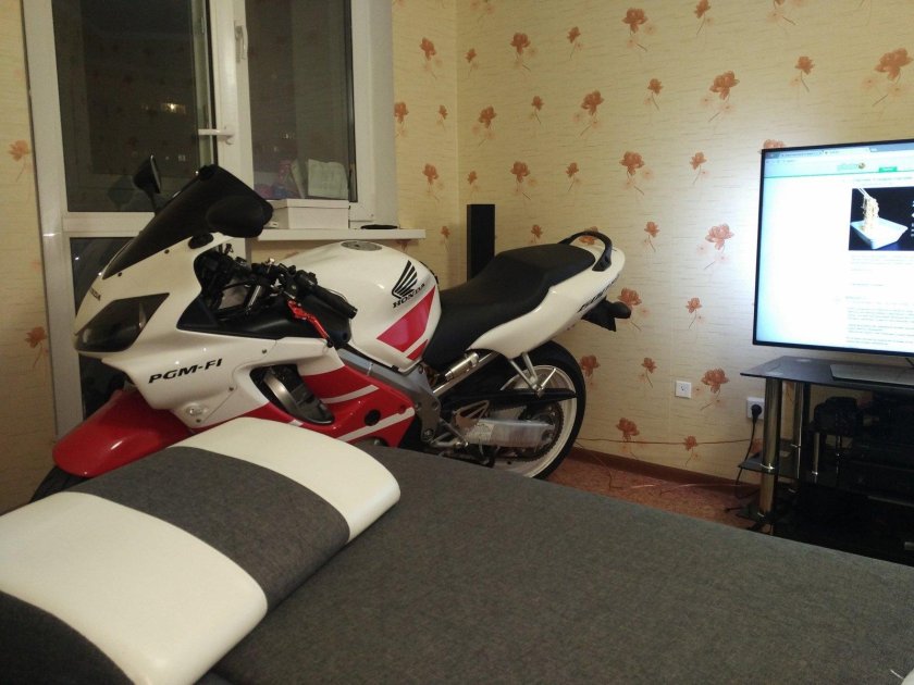 Мото в квартире