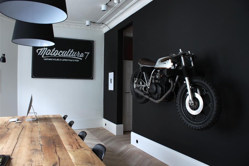 Харлей Дэвидсон в лофт интерьере