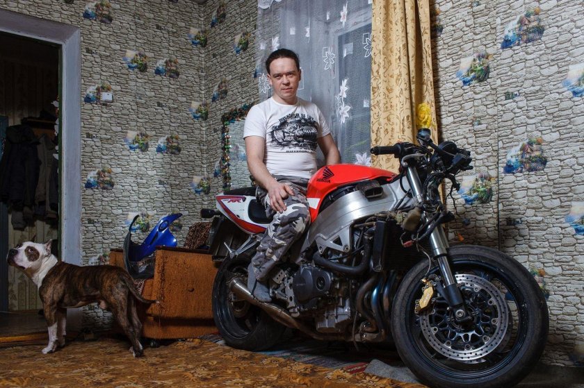 Мотоцикл в доме