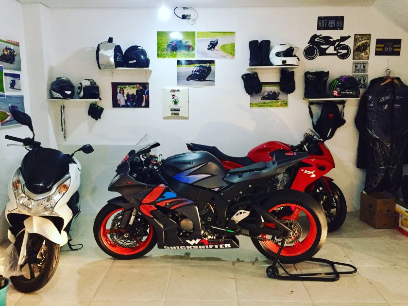 Гараж для мотоцикла