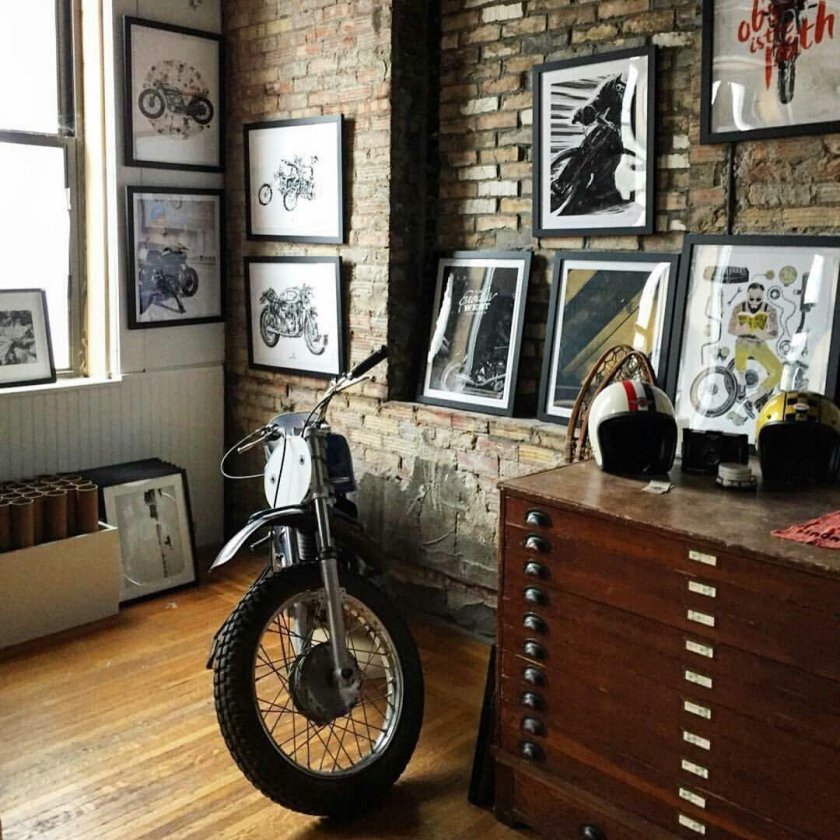 Мотоцикл в интерьере