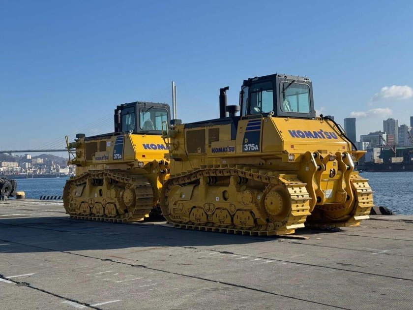 Бульдозер komatsu d 375