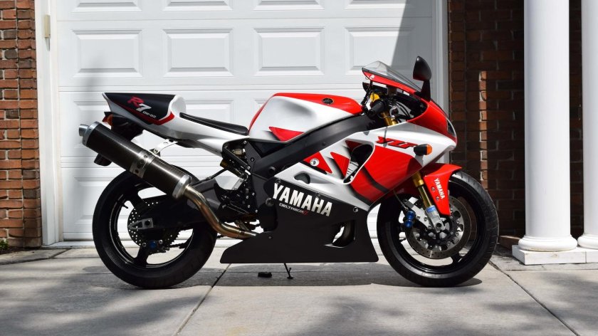 Yamaha r7