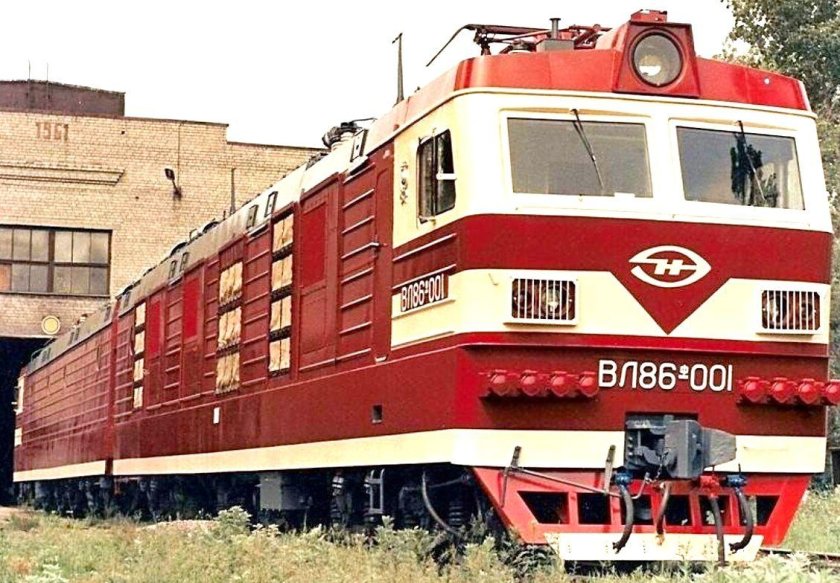 Новочеркасский электровозостроительный завод вл80