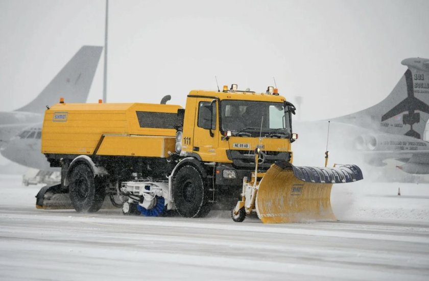 Аэродромная плужно-щеточно-продувочная машина Schmidt CJS-914