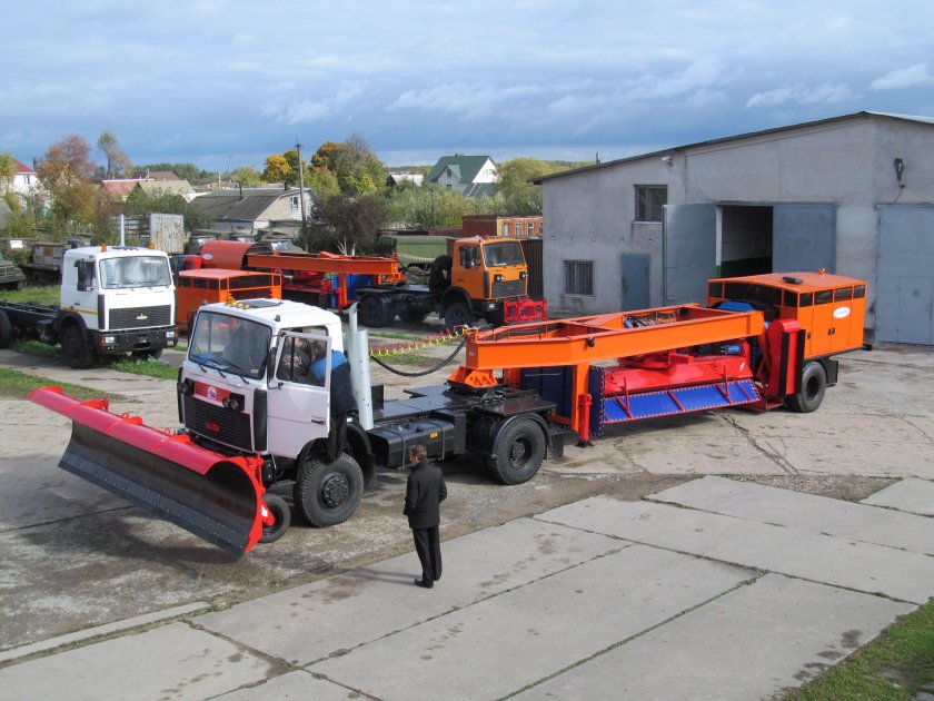 БС-4000 Аэродромная снегоуборочная