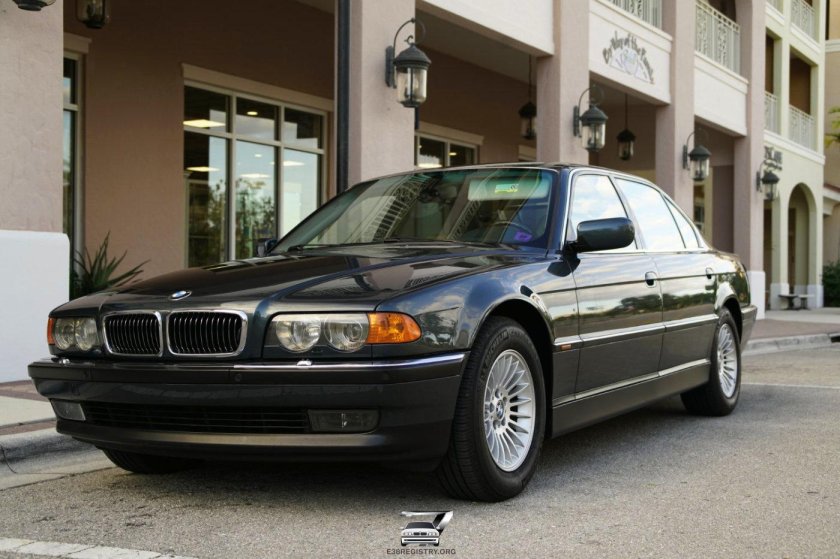 BMW e38 750il
