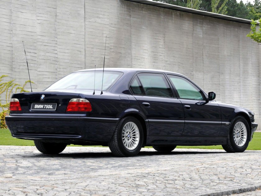 BMW 750il е38