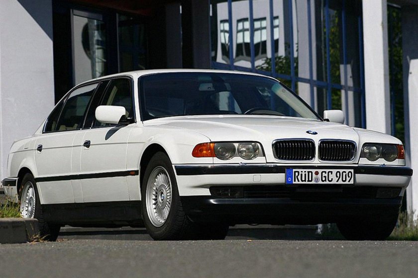 BMW 750 l7 e38