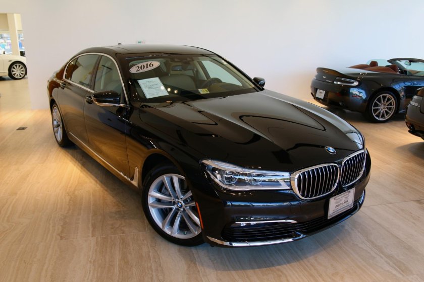 BMW 750i XDRIVE