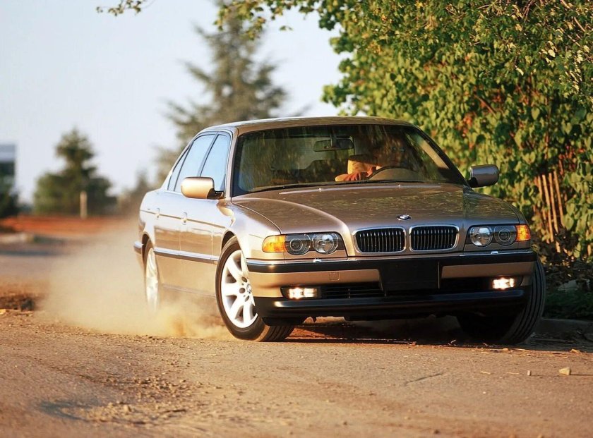 BMW 7 e38