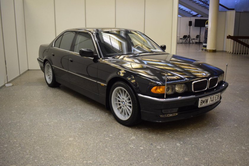 BMW 740i 1998