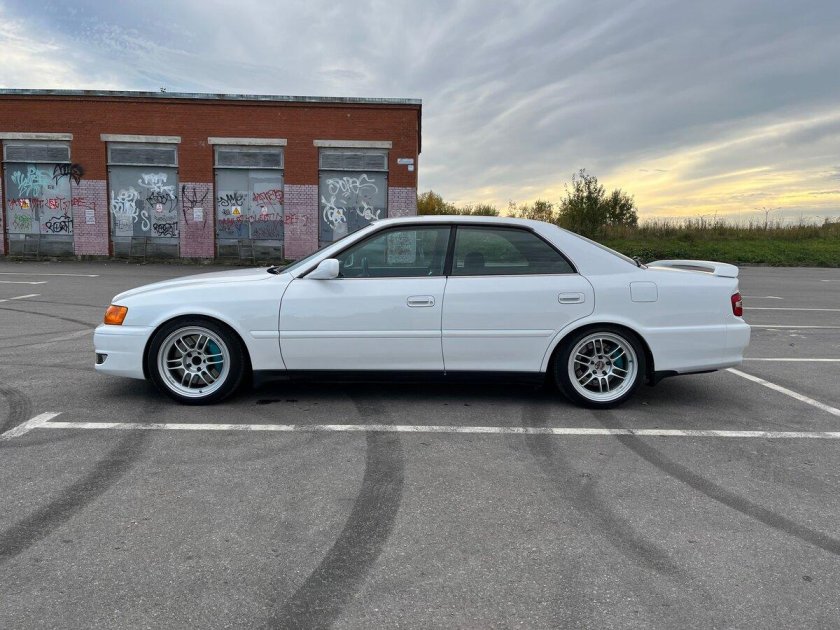 Тойота чайзер 100 тонированный