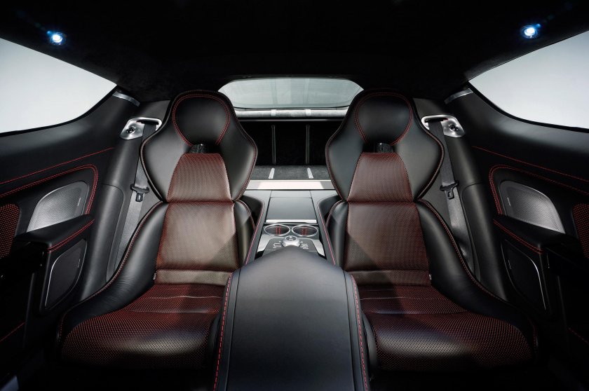Aston Martin rapide s салон