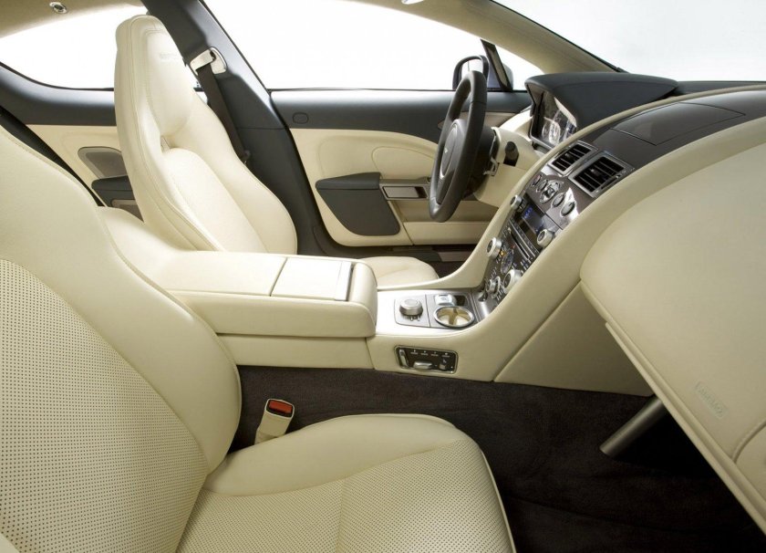 Aston Martin rapide салон