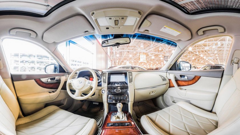 Инфинити fx37s свктлый салон