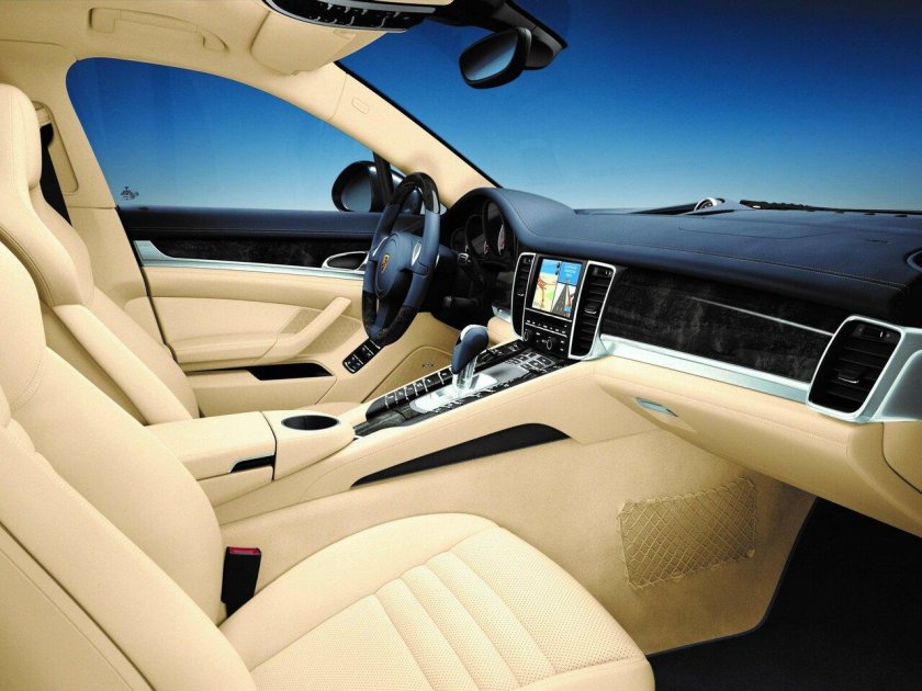 Порше Панамера салон