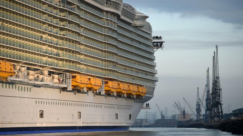 Самый большой круизный лайнер в мире 2022