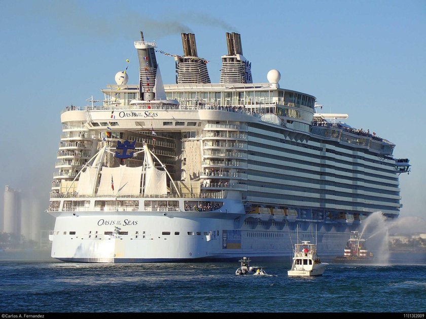 Корабль Оазис морей