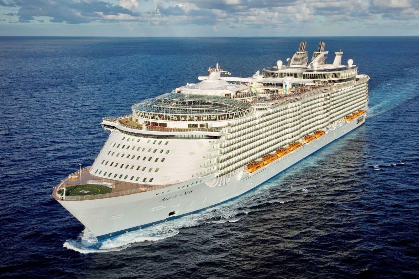 Круизный лайнер Аллюр