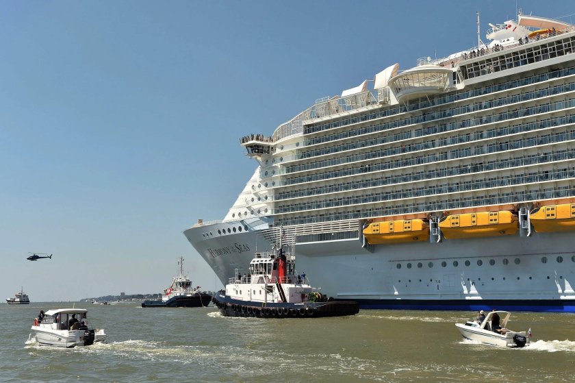 9 Палубный круизный лайнер