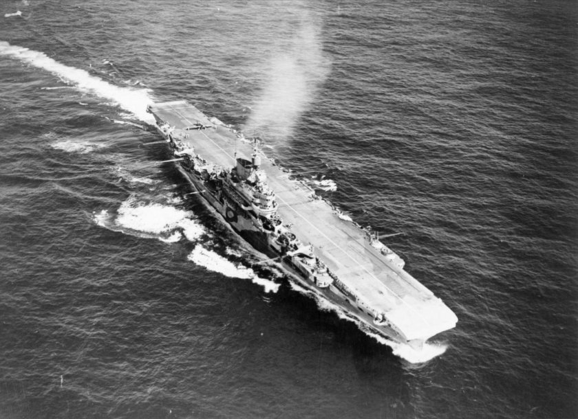 Indomitable авианосец