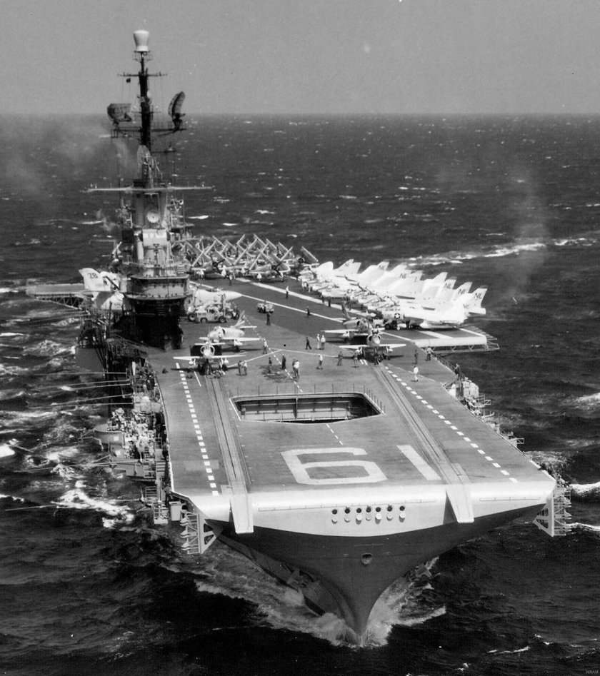 Авианосец Эссекс