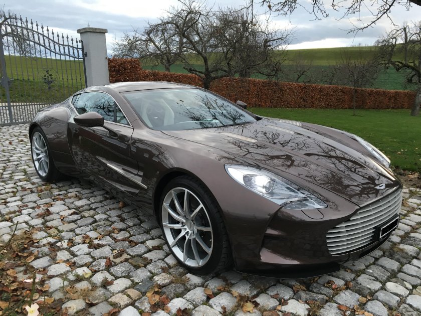 Aston Martin one-77