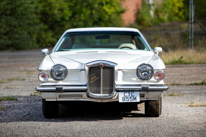 Stutz Blackhawk 1972