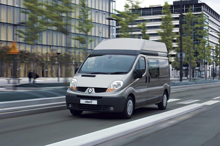 Микроавтобус Рено трафик
