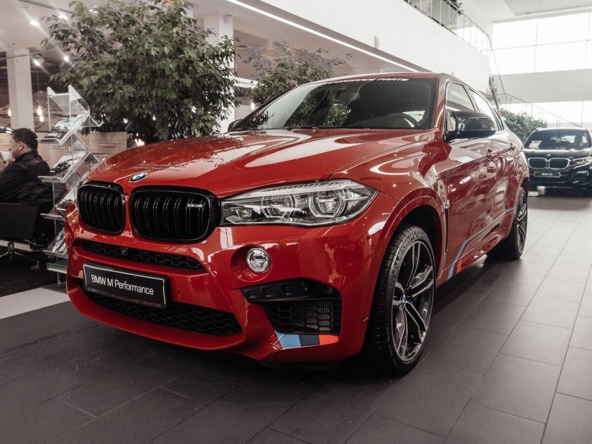 BMW x6m Red