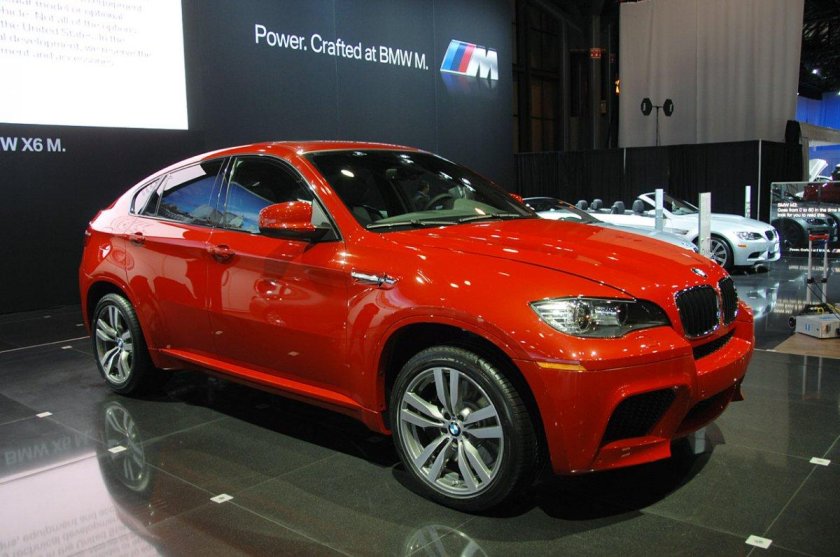 BMW x6m Red