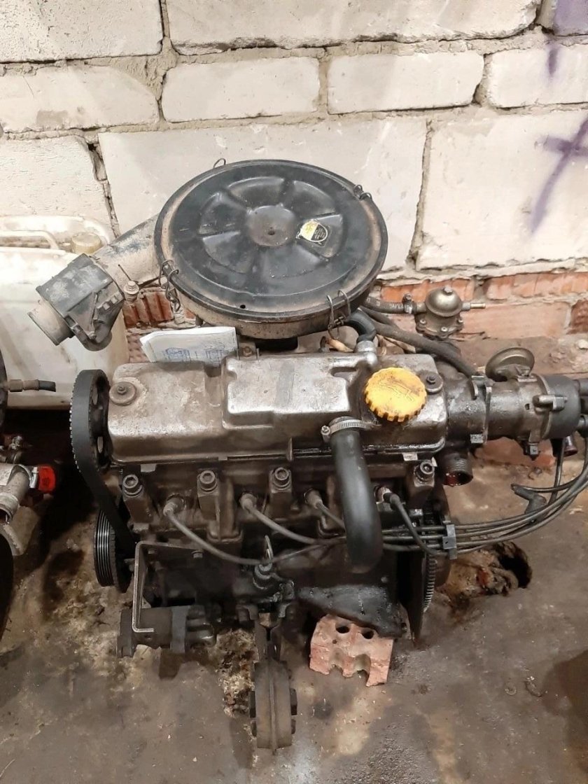 Двигатель 21083