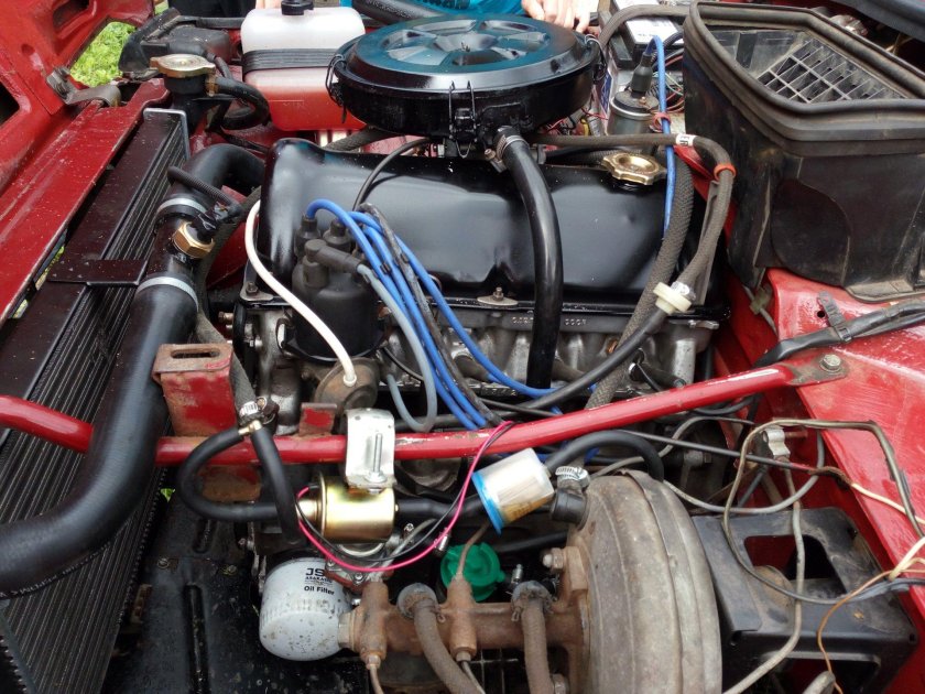 Подкапотка Нива 21213