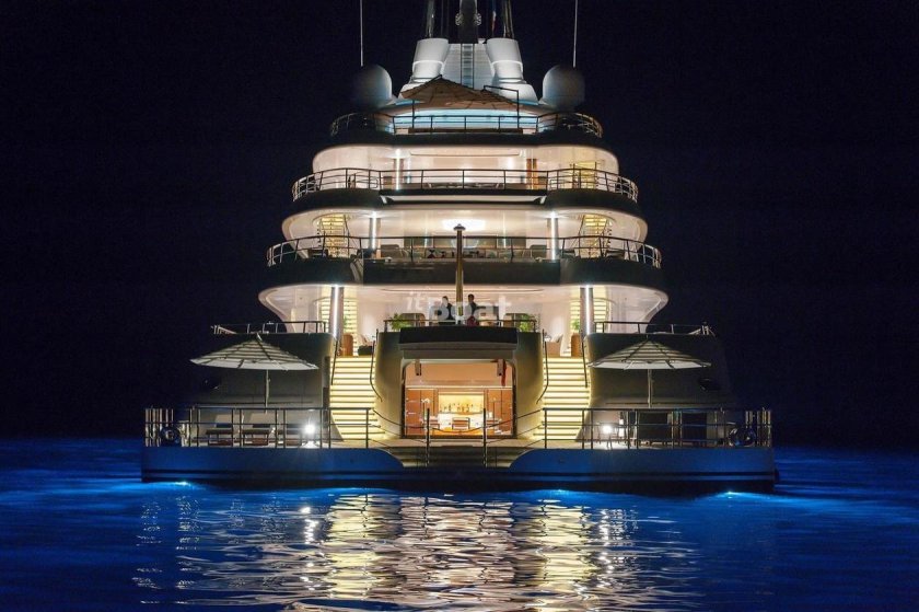 Quantum Blue яхта