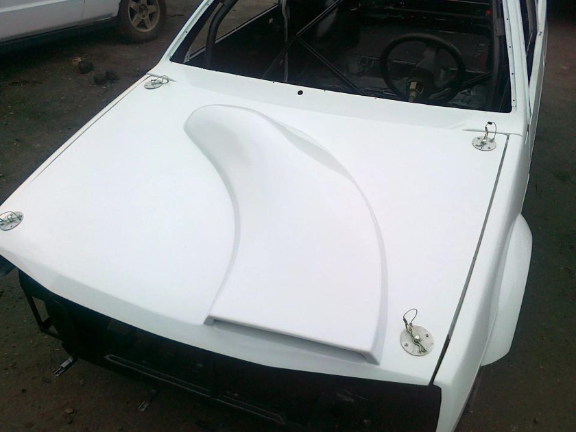 Спортивный капот