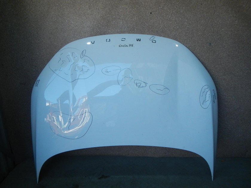 Капот автомобиля