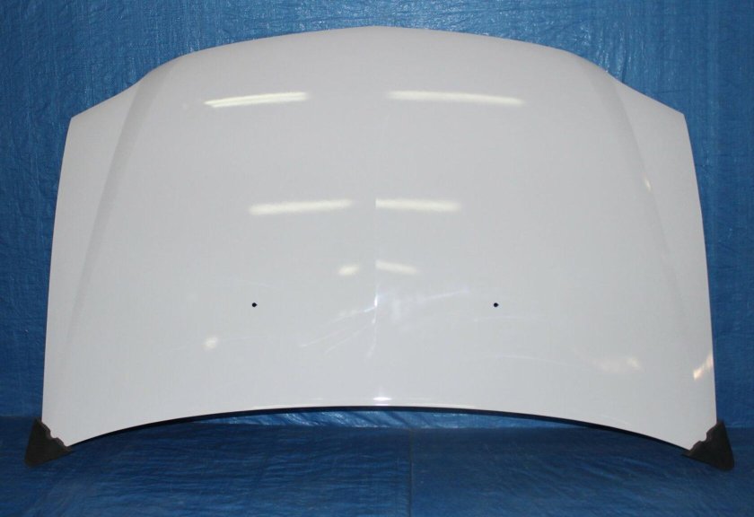 Капот Рено Логан 1