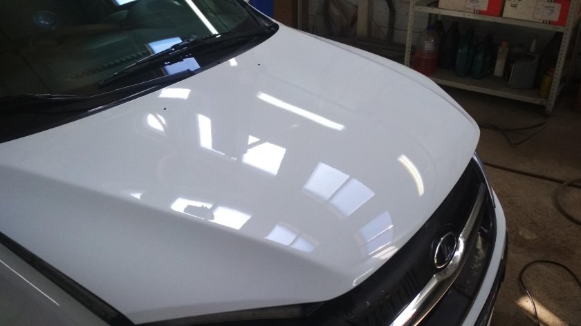 Lada Granta капот