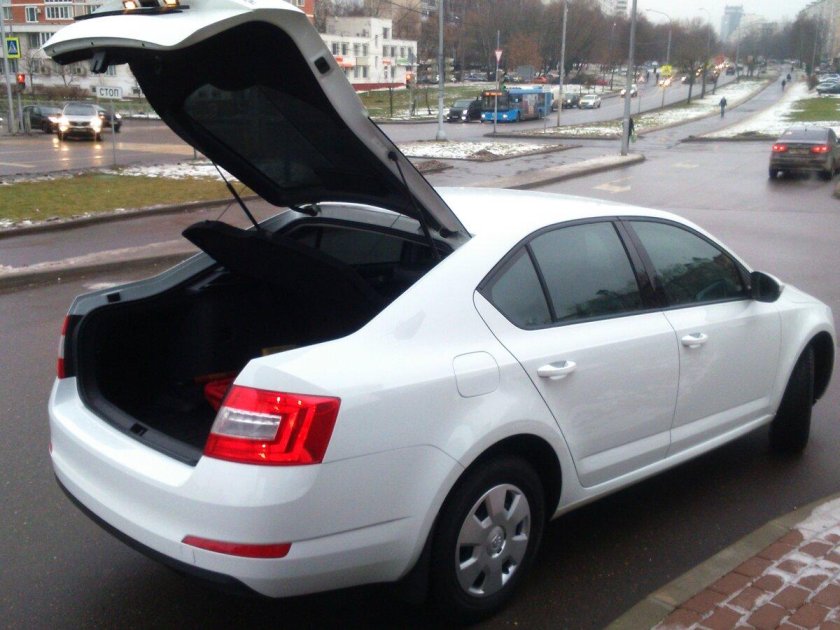 Шкода Октавия лифтбек