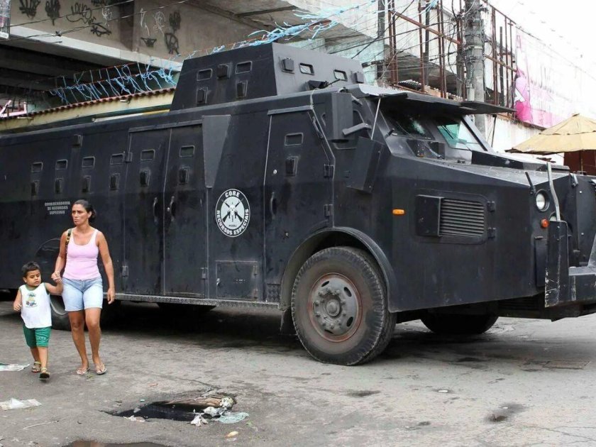 Броневик GMC инкассатор