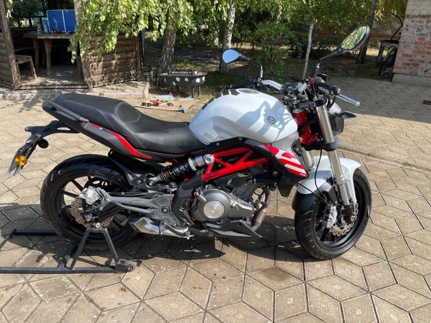 Мотоцикл бенелли тнт 300