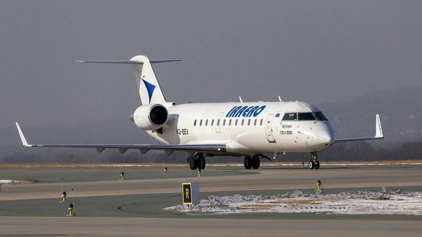 Bombardier crj200 самолет