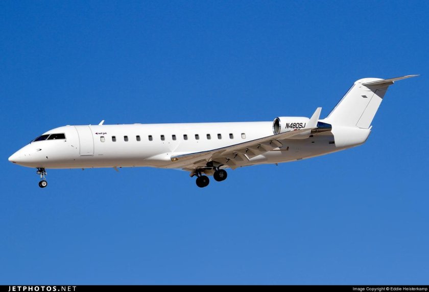 Bombardier crj200 самолет