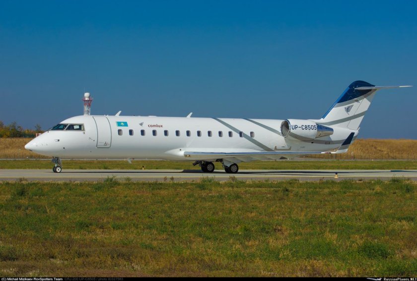 Самолёт бомбардье crj 100 200