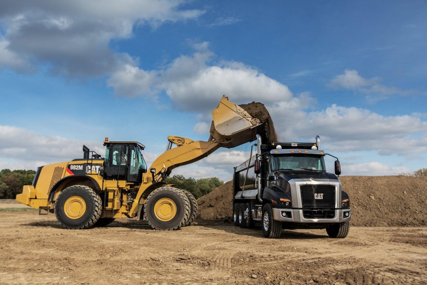 Фронтальный погрузчик Катерпиллер