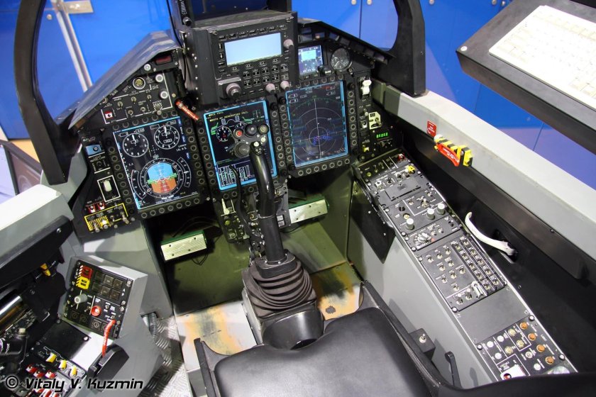 Миг-35 кабина