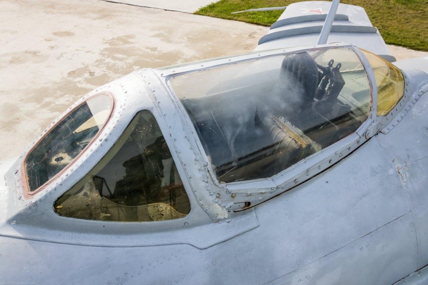 Кабина самолета миг-17