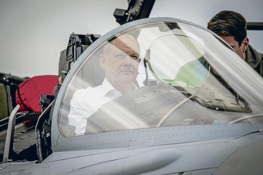 Летчик истребитель